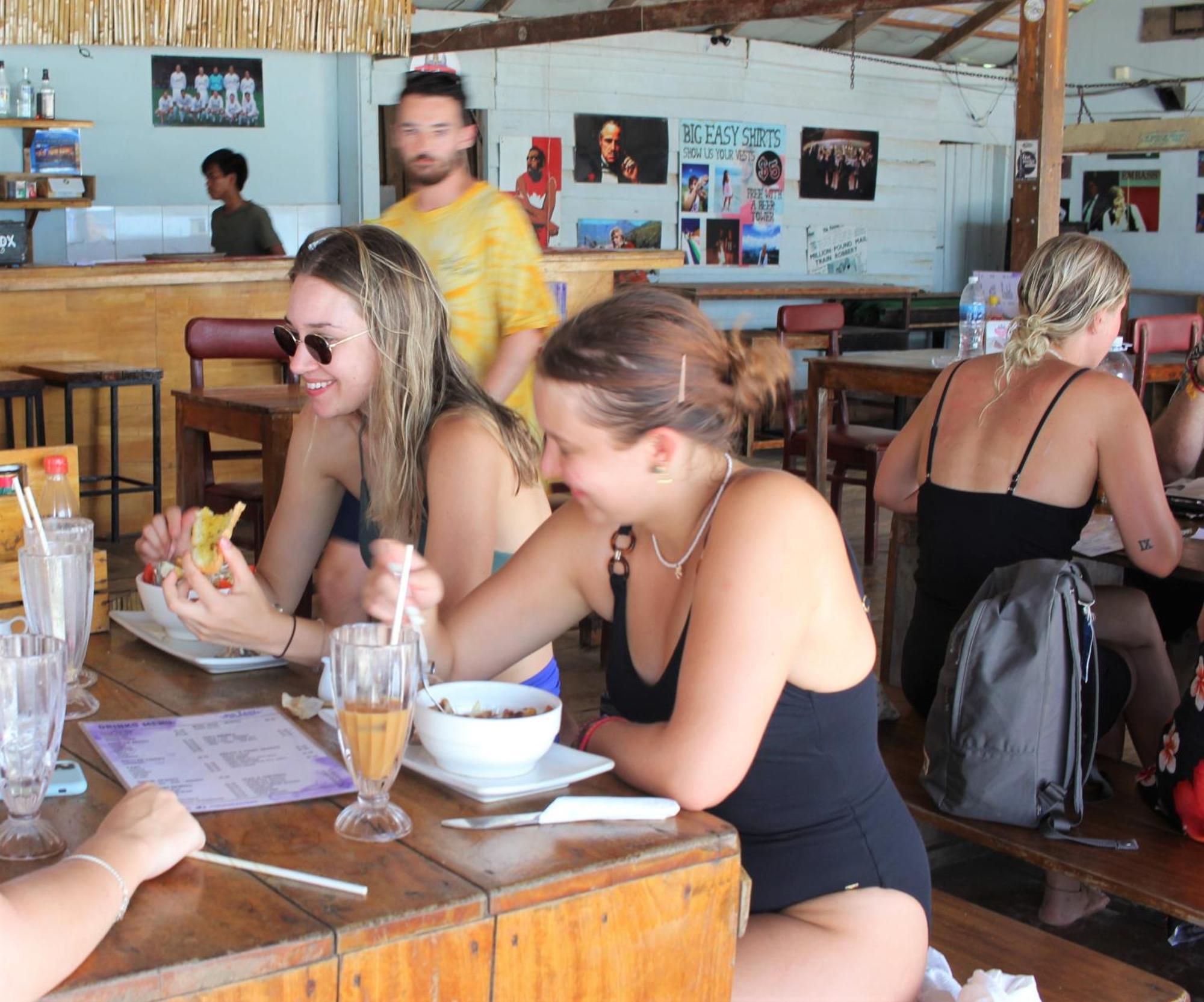 Albergue The Big Easy Koh Rong Samloem Koh Rong Sanloem Exterior foto